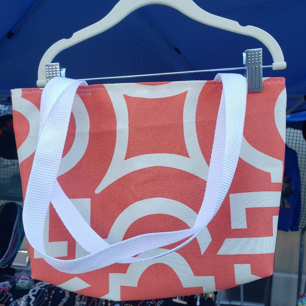Tote bag